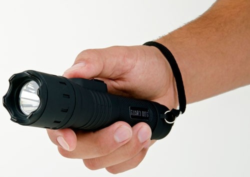 LIGHT 4 MILLION VOLT BLACKGUARD DOG STEALTH STUN GUN W/ 