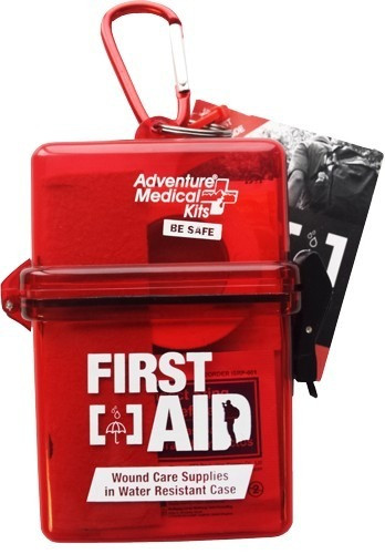 WATER RESISTANT 3 OZ 1-2 PPLARB ADVENTURE FIRST AID KIT 