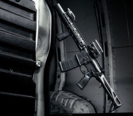 CNCDDPDW300 Daniel Defense PPW Regulator 300 BO 30+1 7" Threaded Barrel, Black Aluminum Receiver w/Picatinny Rail, M-LOK Handguard, Maxim Defense CQB Gen 7 Black Polymer Buttstock, Black Overmolded Grip Vortex AMG UH-1 Gen II Holographic
