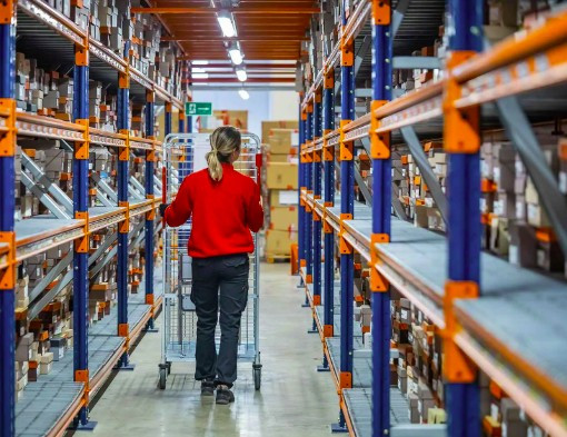 The Ultimate Guide to Maximizing Space and Efficiency with Racking and Shelving