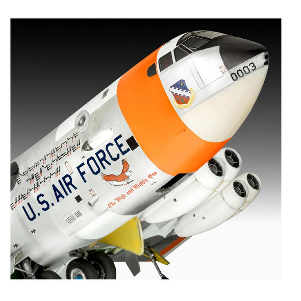 Revell B-52D Stratofortress Platinum Edition Set