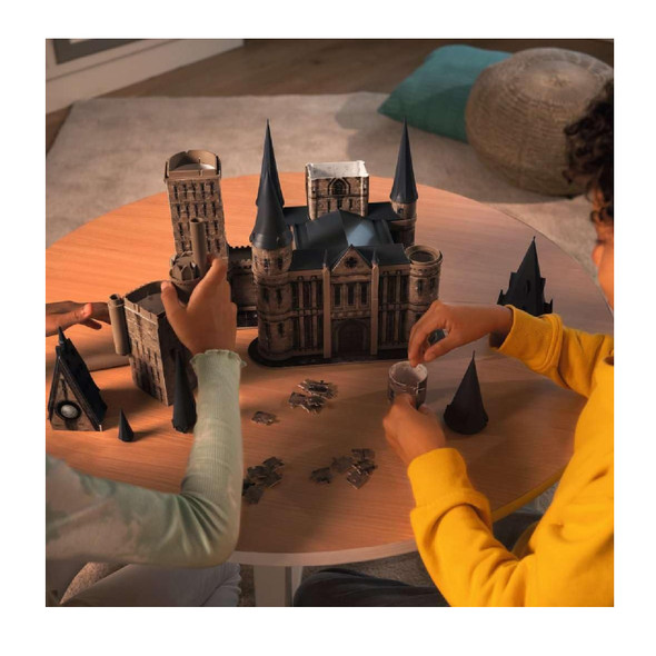 Ravensburger Hogwarts Castle Astronomical Tower-Night Edition 540 Piece Set