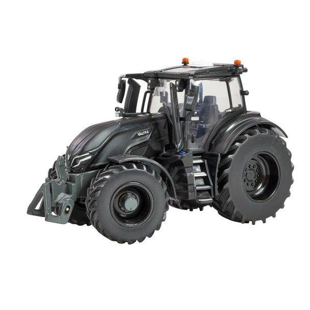 Britains 1:32 New Valtra