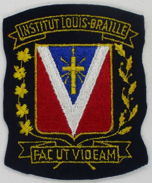 Institut Louis-Braille (cut felt edge) K