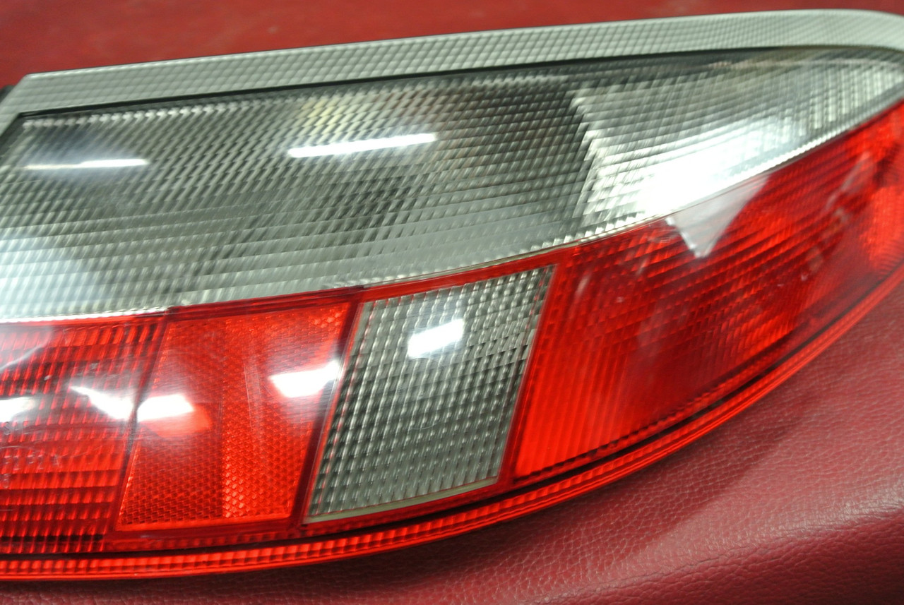 PORSCHE 911 996 CARRERA REAR RIGHT FACTORY TAIL LIGHT LENS