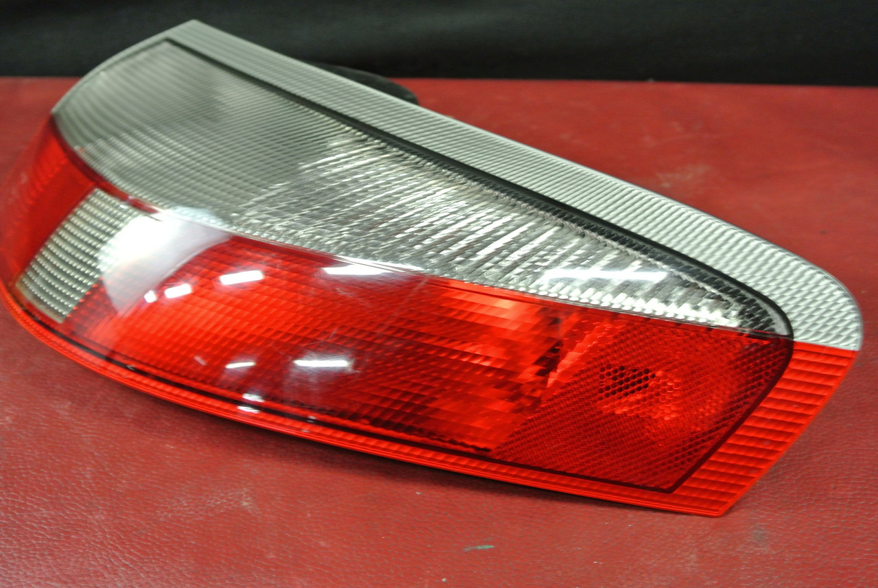 PORSCHE 911 996 CARRERA REAR RIGHT FACTORY TAIL LIGHT LENS