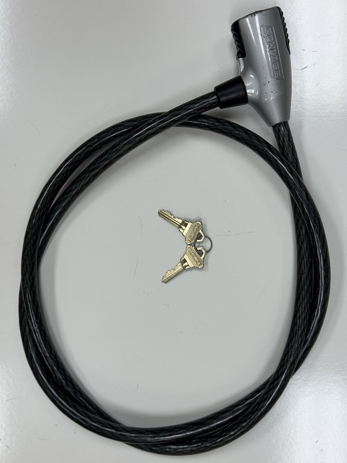 Heavy Duty Schlage 6ft x 5/8in (15mm) Locking Cable w/2 Keys Used
