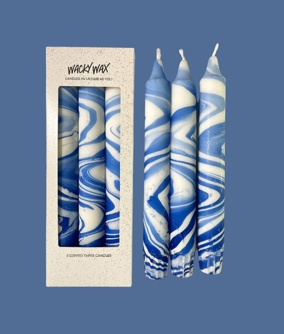 Unboxing the Blue Brilliance candle: Step into your power with this eco-friendly, vegan candle, designed to boost confidence and inspire self-belief.