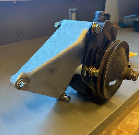Power steering bracket with grade 8 mounting hardware, 225 V6
