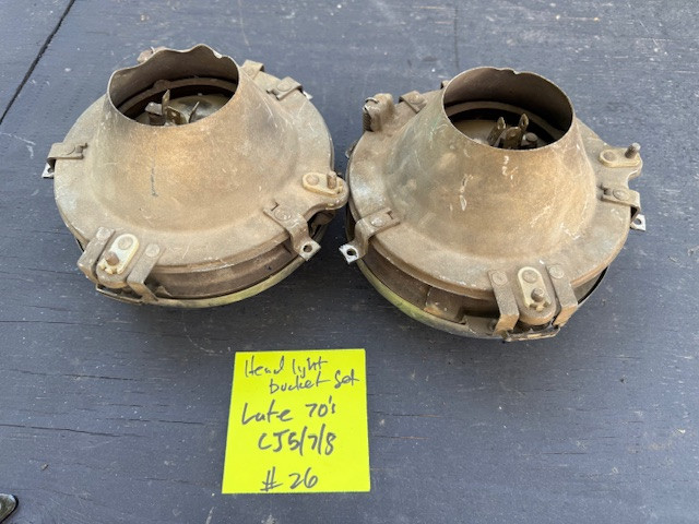 Used headlight bucket set #26
