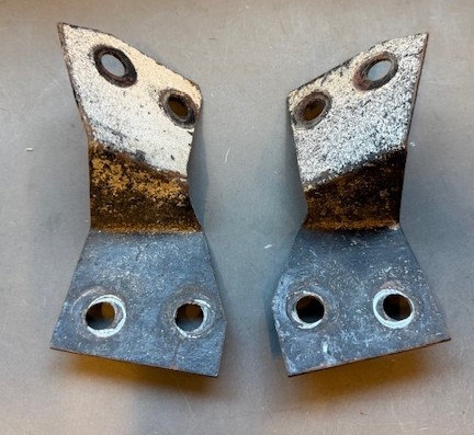 Used 8701 tailgate reatining bracket set