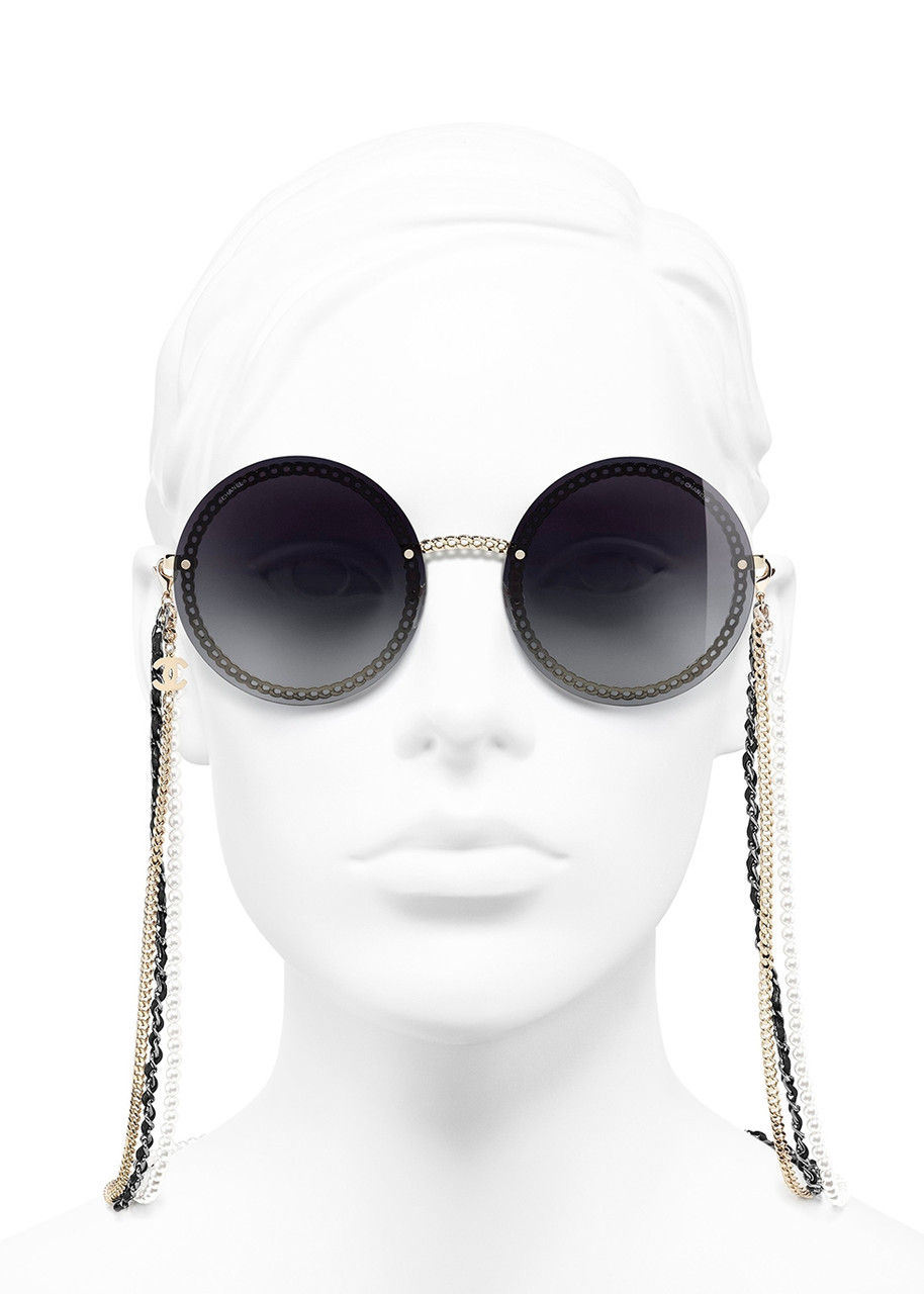Sunglasses Chanel - Chain embellished black round sunglasses - CH4245C395S6