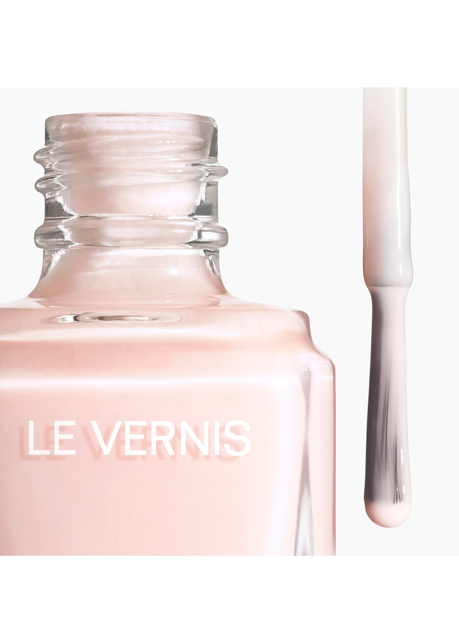 CHANEL LE VERNIS ~ Nail Colour | Harvey Nichols