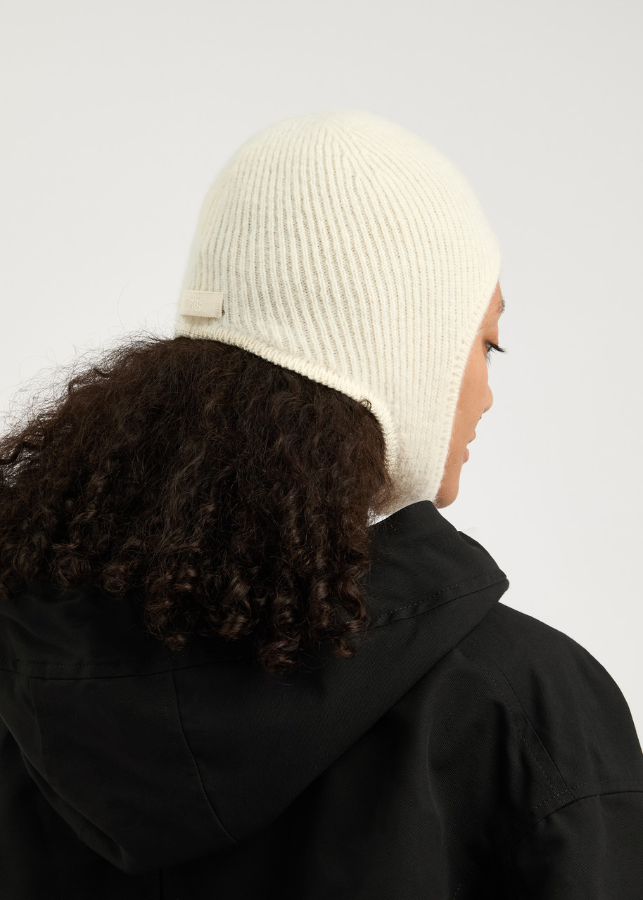 JACQUEMUS ビーニー　ニット帽　　　　　　　　　　　ジャックムス JACQUEMUS/ジャックムス】ロゴ付き ニット帽 ユニセックス (JACQUEMUS