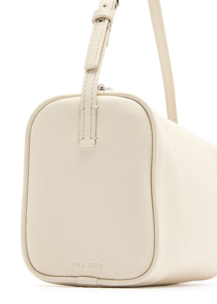 希少品◆送料込♪【The Row】90's Bag in Leather Ivory THE ROW 90's leather top handle bag | Harvey Nichols
