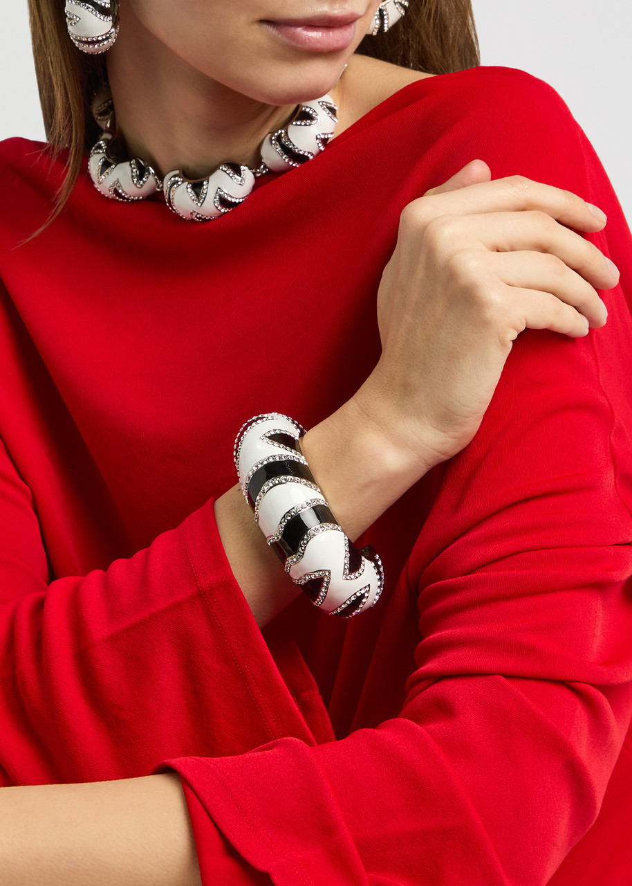 【関税&送料込み】Jacquemus The Zebra Bracelet JACQUEMUS Le Bracelet Zebra enamelled cuff | Harvey Nichols
