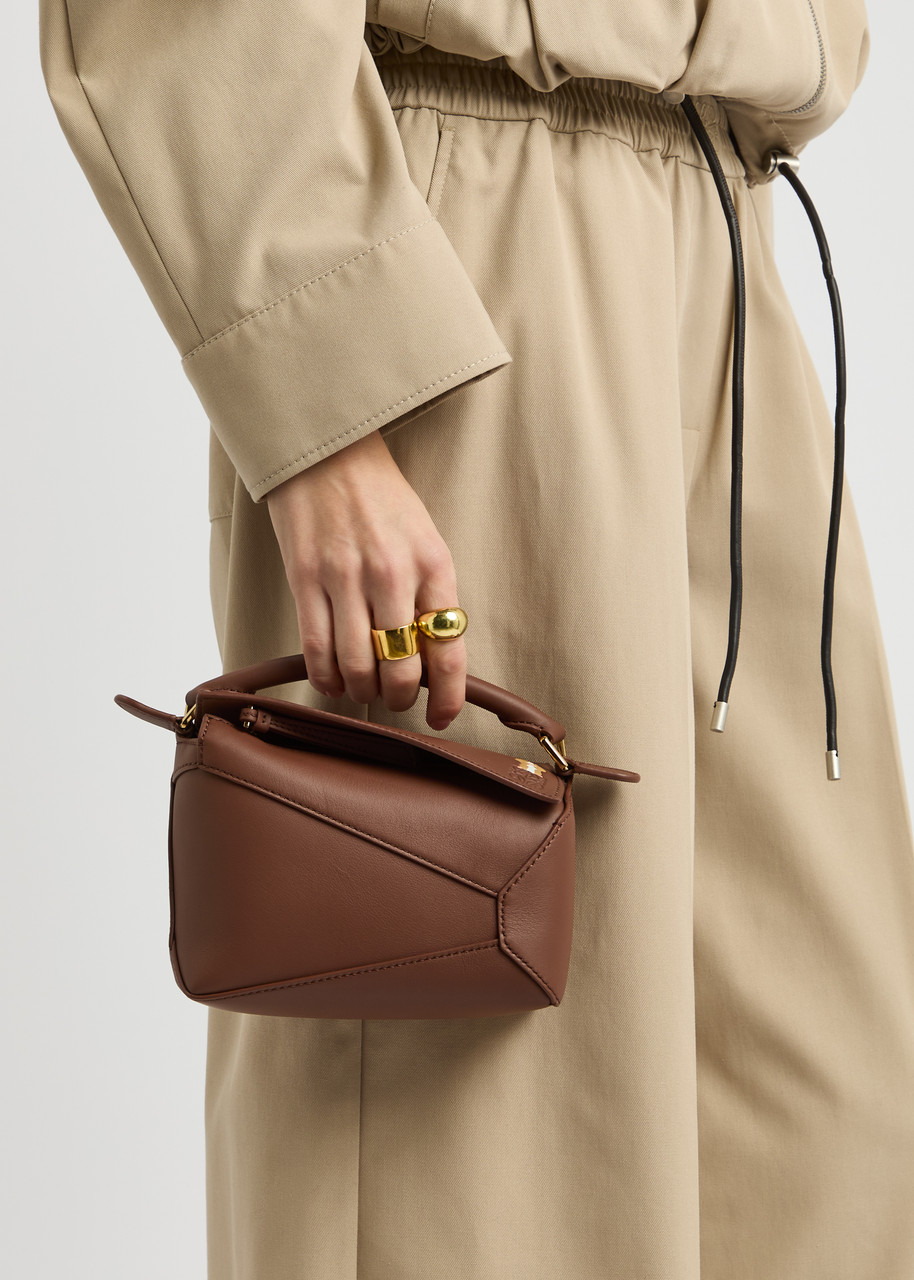 LOEWE ショルダーバッグ　ミニ LOEWE Blue x Suna Fujita Mini Puzzle Edge Top-Handle Bag