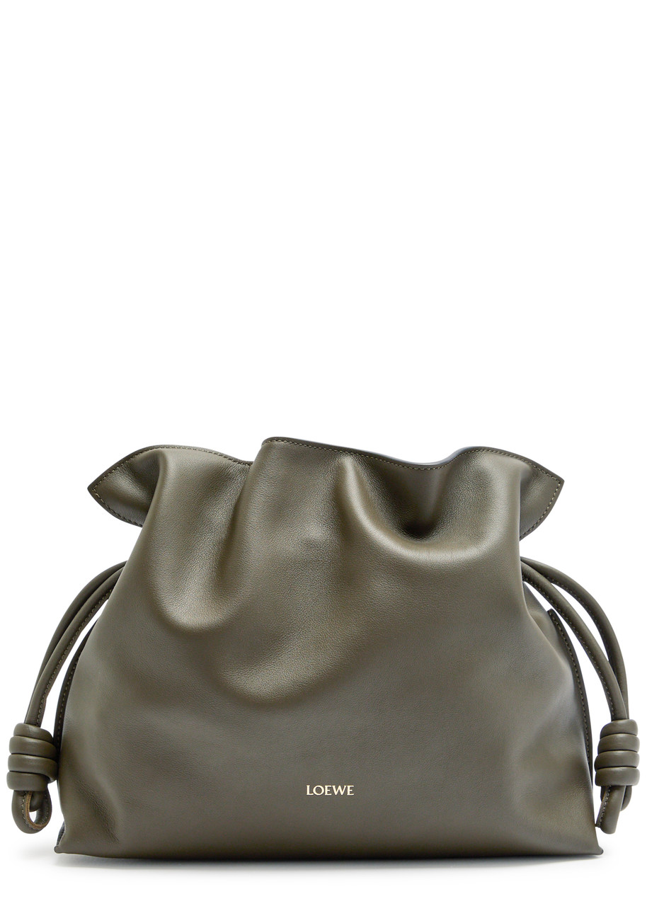 パクボゴム lofficiel LOEWE Flamenco medium leather clutch | Harvey Nichols