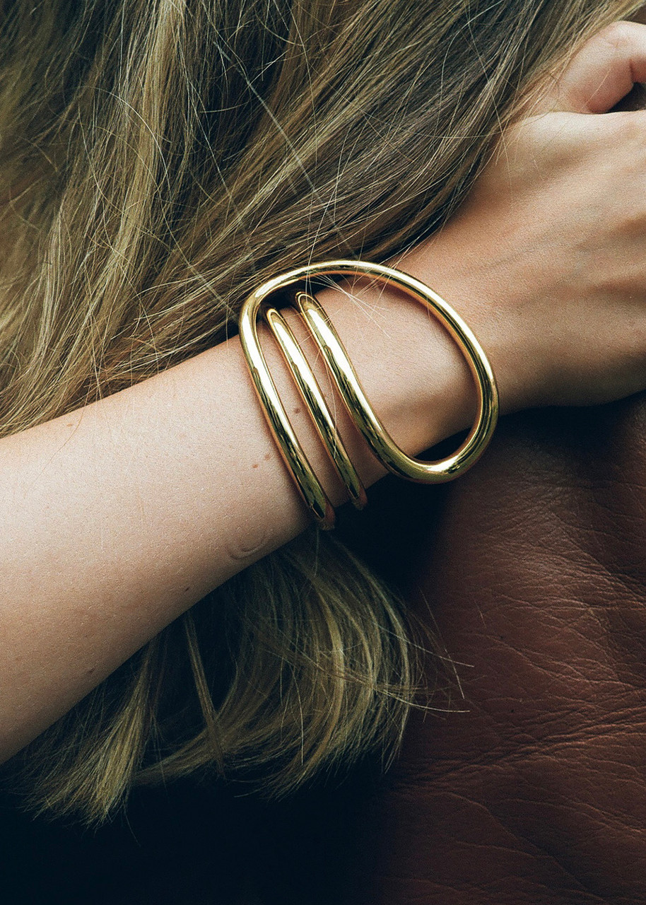 CHARLOTTE CHESNAIS Round Trip bracelet | Harvey Nichols