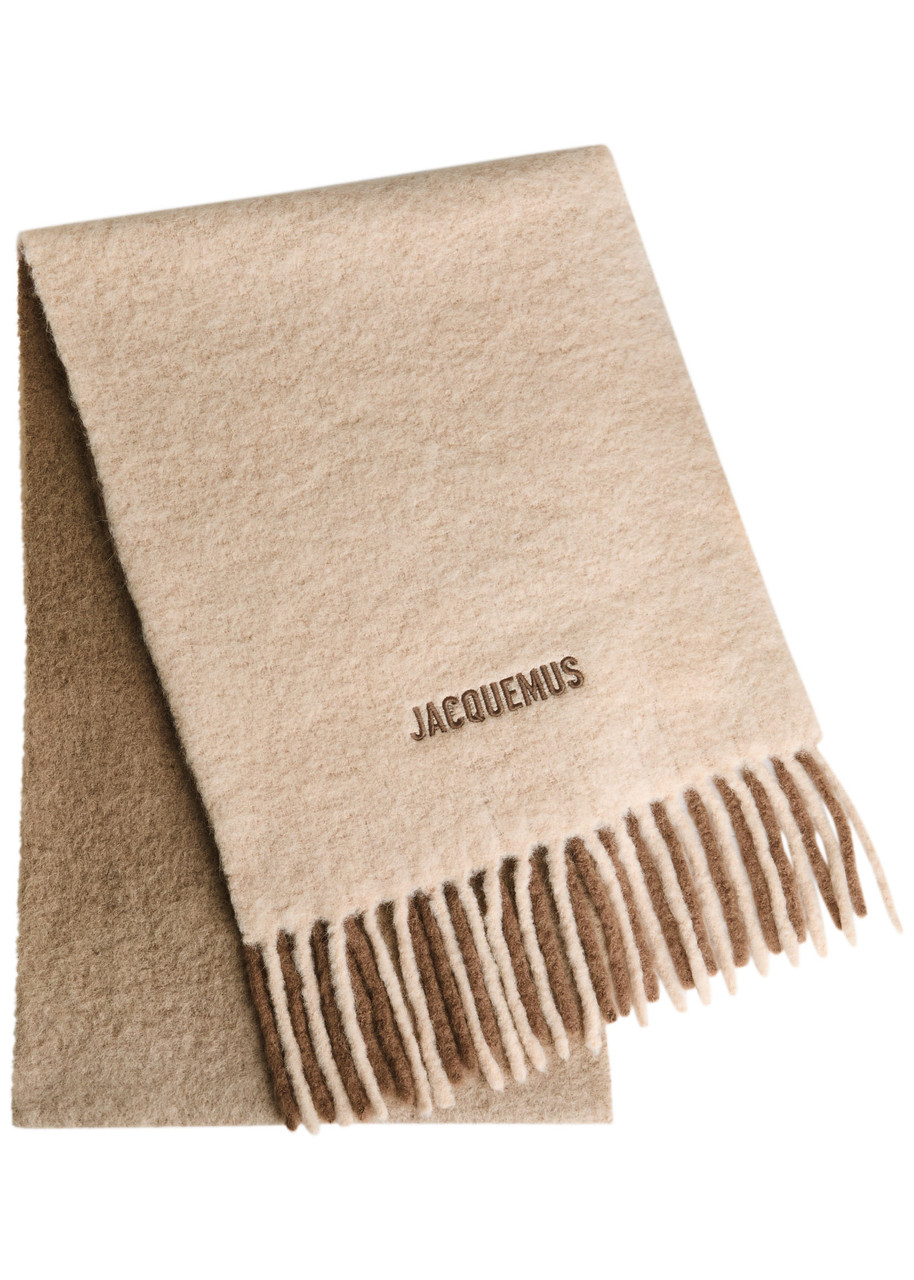 モ*ル様 JACQUEMUS ベージュ スカーフ JACQUEMUS Le Moisson alpaca-blend scarf | Harvey Nichols