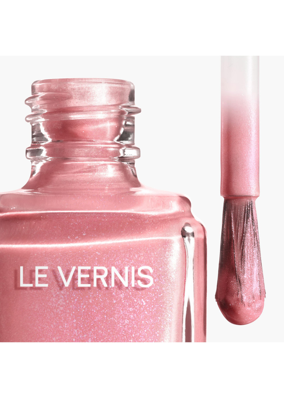 CHANEL LE VERNIS ~ Nail Colour | Harvey Nichols