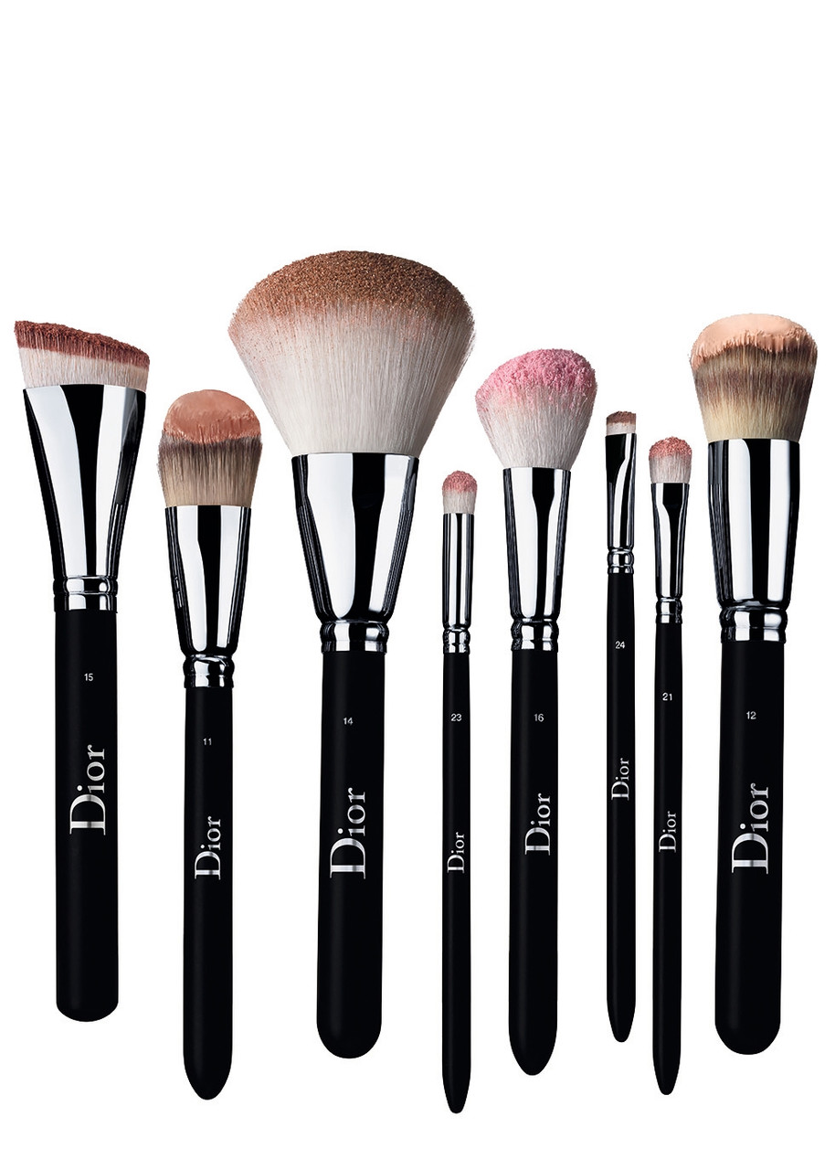 DIOR Dior Backstage Kabuki Brush N°17 | Harvey Nichols