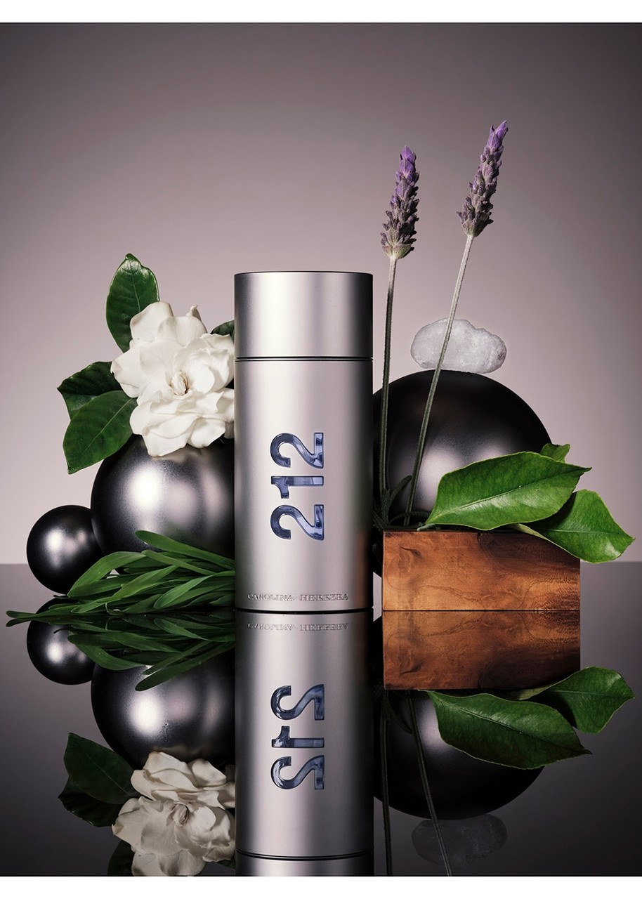 CAROLINA HERRERA 212 NYC Men Eau de Toilette 100ml | Harvey Nichols