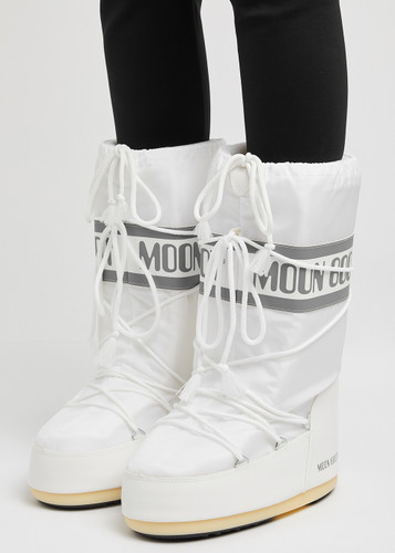 Moon Boot logo-print ankle-length boots - White