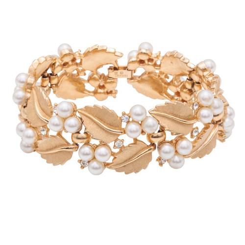 SUSAN CAPLAN VINTAGE-1960s vintage trifari faux pearl and leaf bracelet