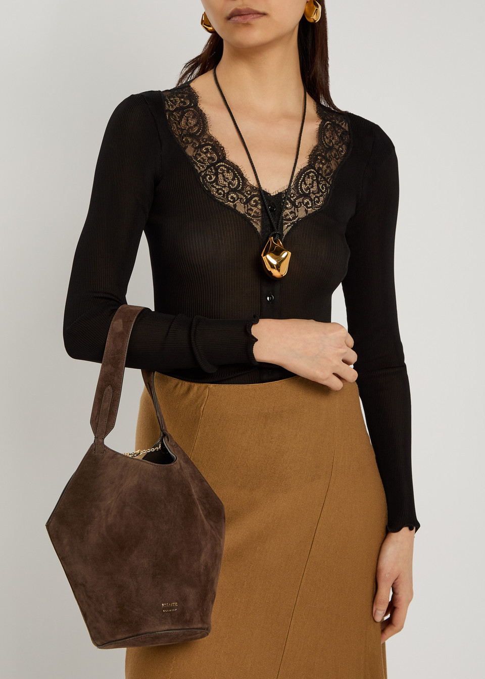 Khaite 皮革手袋與時裝