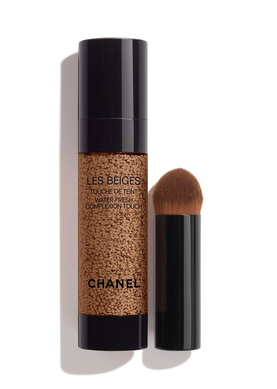Chanel Les Beiges Water-fresh Complexion Touch ~ Water-fresh Complexion Touch With Micro-droplet Pigments. Even – Illuminate – Hydrate. Natural And Buildable Healthy-looking Glow. - B60