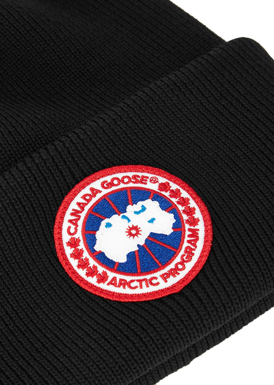  Canada Goose Arctic Disc Toque Wool Beanie - Black 