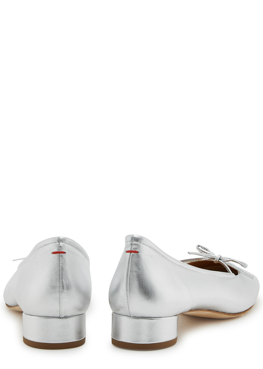  Aeyde Darya 25 Metallic Leather Pumps - Silver 