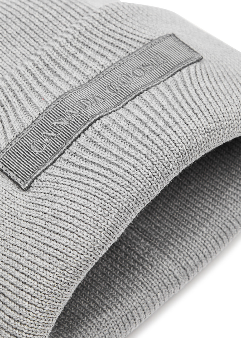  Canada Goose A Tonal Emblem Beanie - Grey 