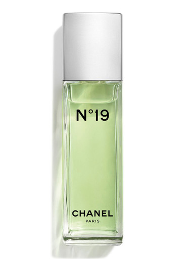 Chanel N°19 ~ Eau De Toilette Spray