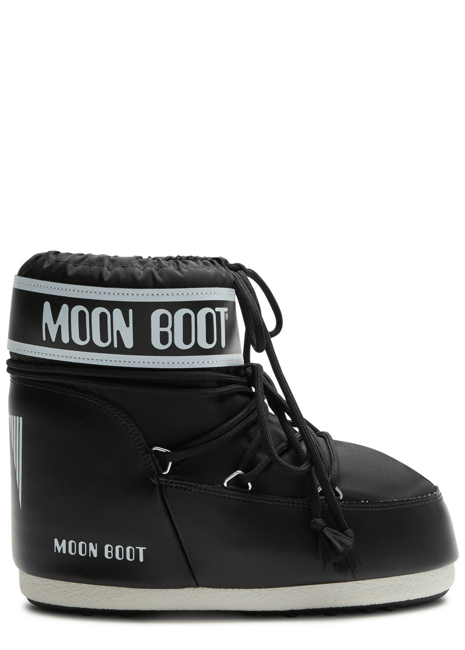 Moon Boot Black Icon Short Snow Boots In Black