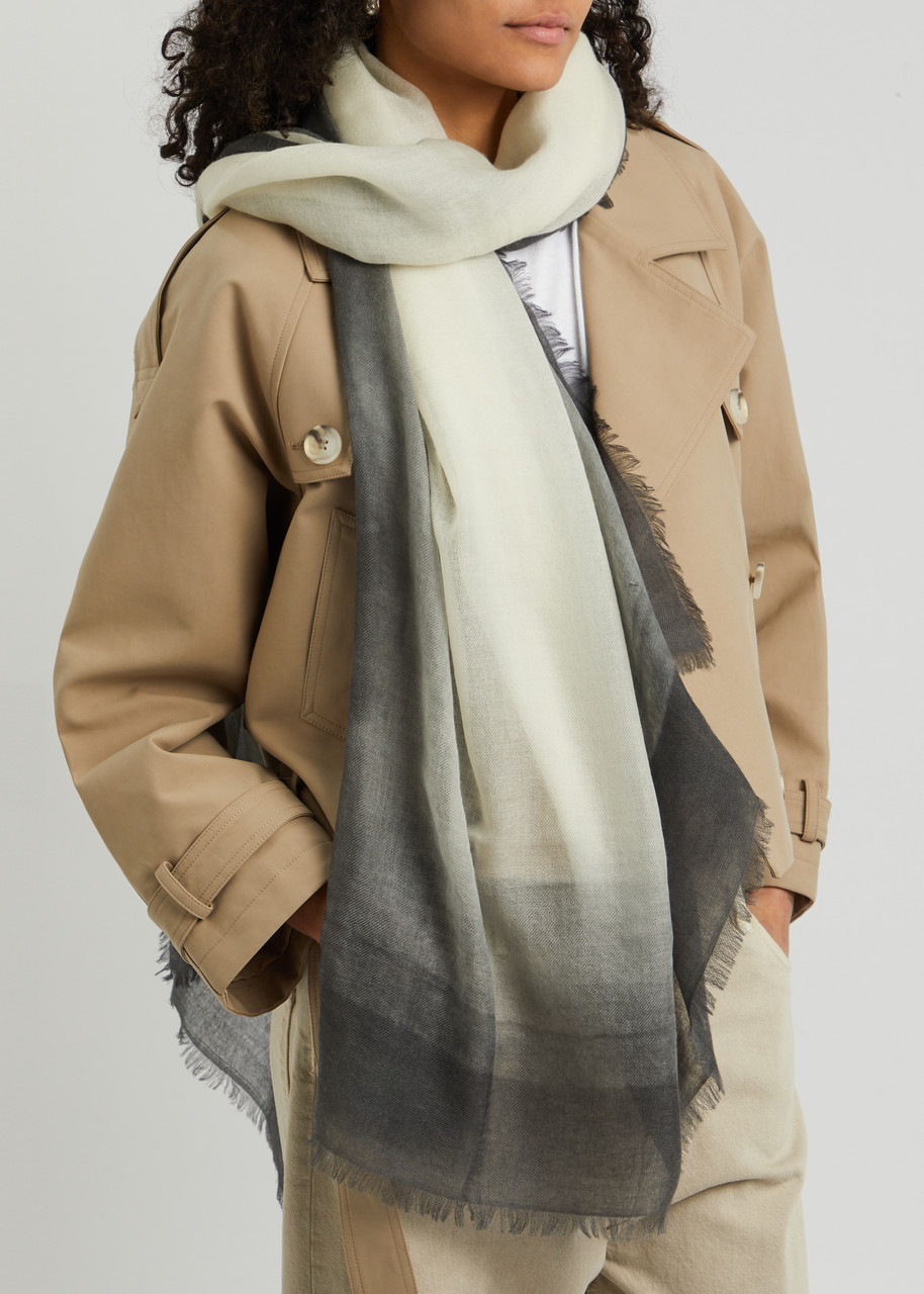  Ama Pure Frame Fringed Cashmere Scarf - Light Grey - One Size 