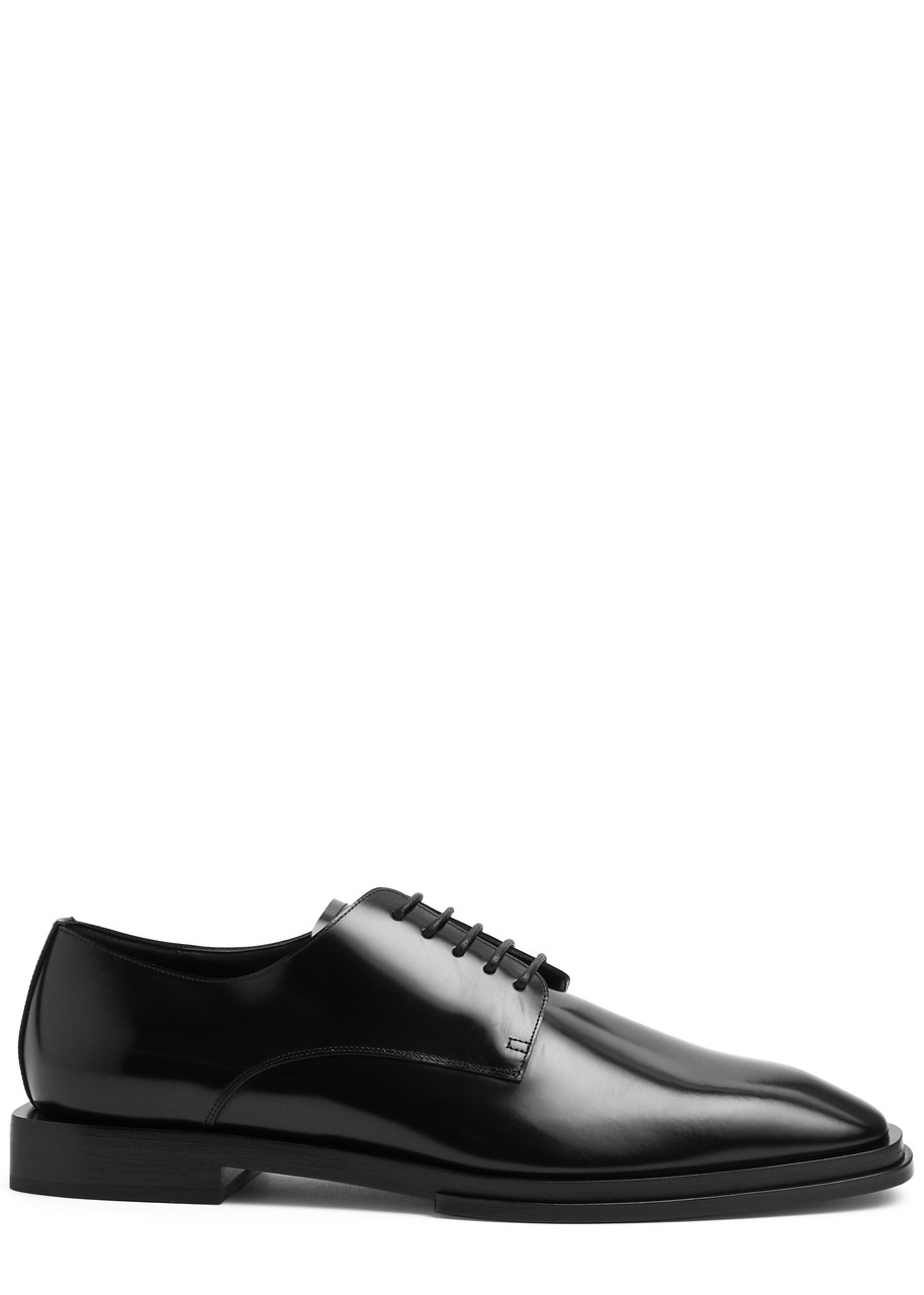 Alexander Mcqueen Logo-plaque Leather Derby Shoes In Black