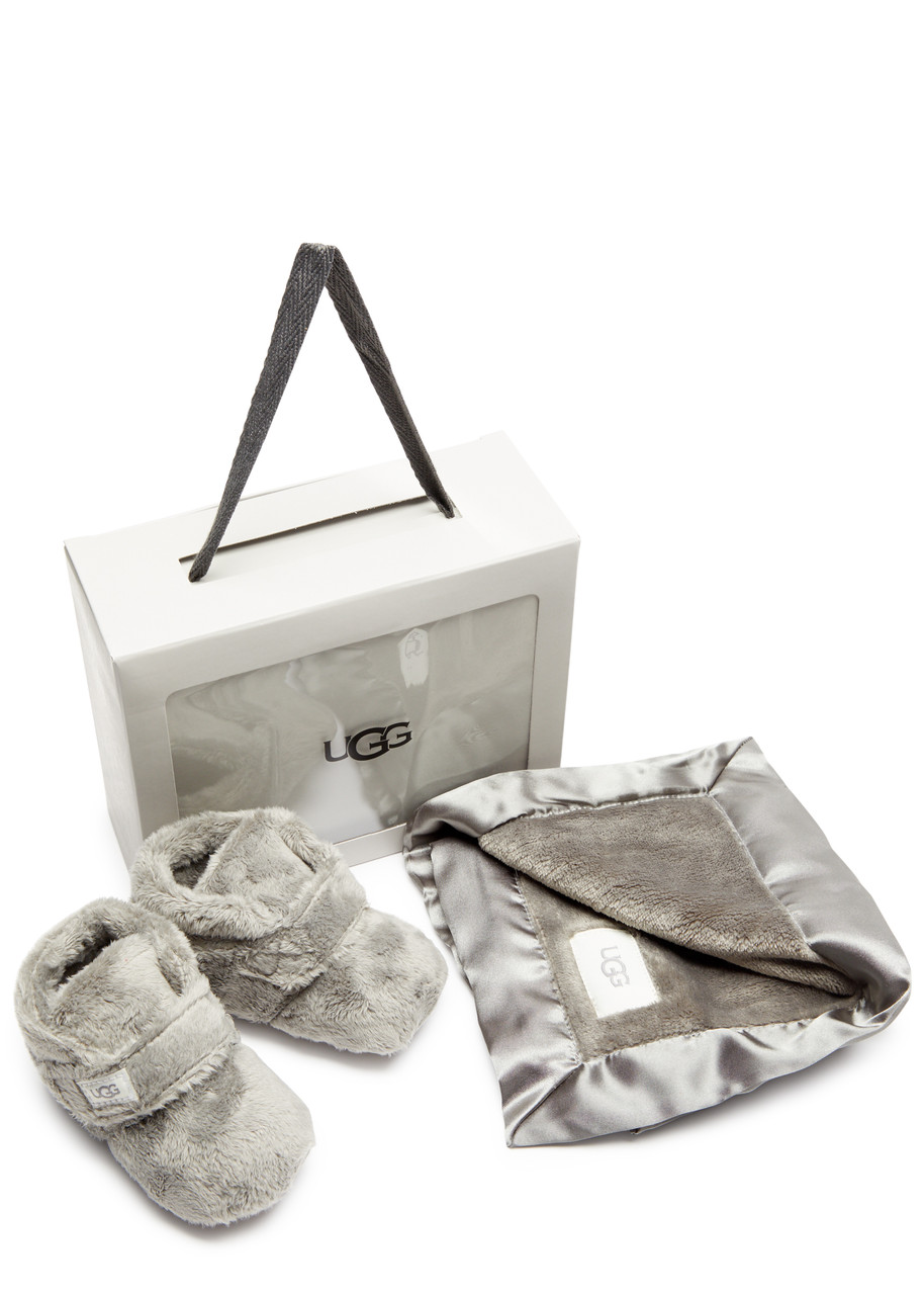 Ugg Babies'  Kids Bixbee And Lovey Faux Fur Slippers And Blanket Set In Gray