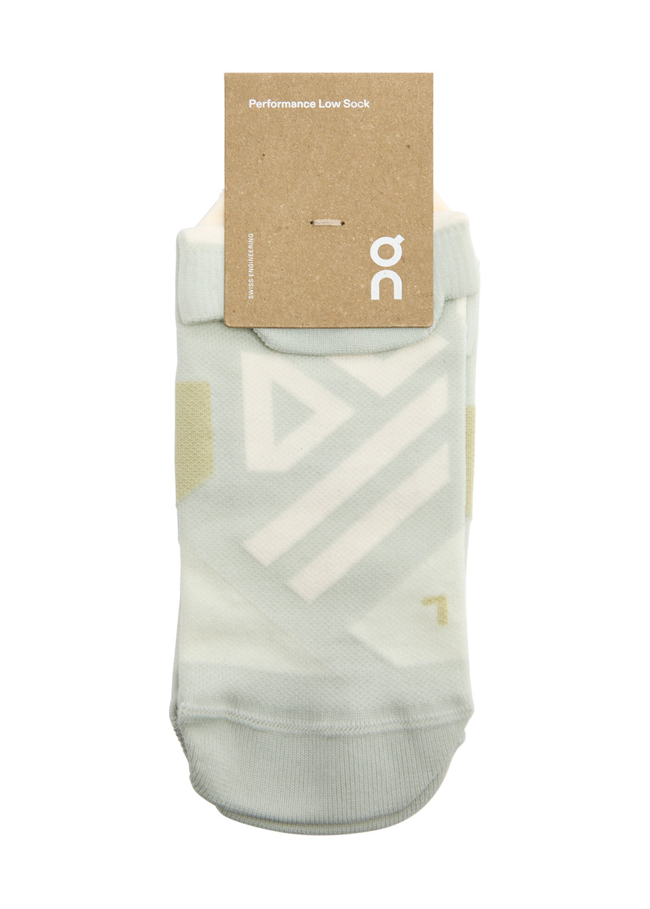 Shop On Performance Stretch-jersey Trainer Socks In Cream