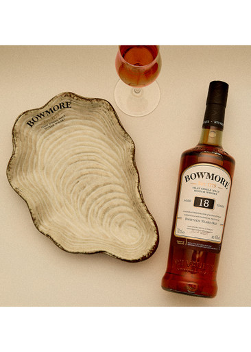 Bowmore 18 Year Old Single Malt Scotch Whisky & Oyster Plate