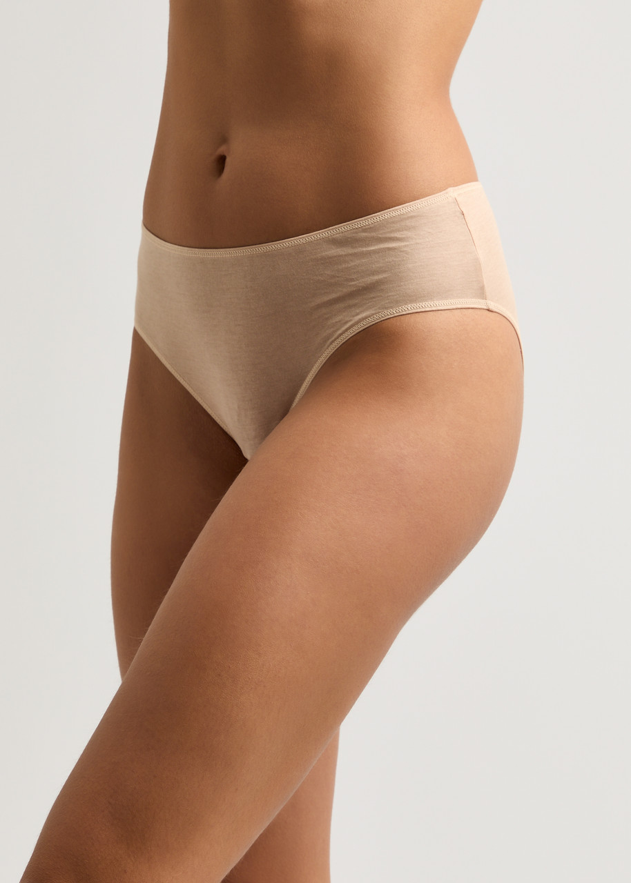 Hanro Ultralight Cotton Briefs In Beige