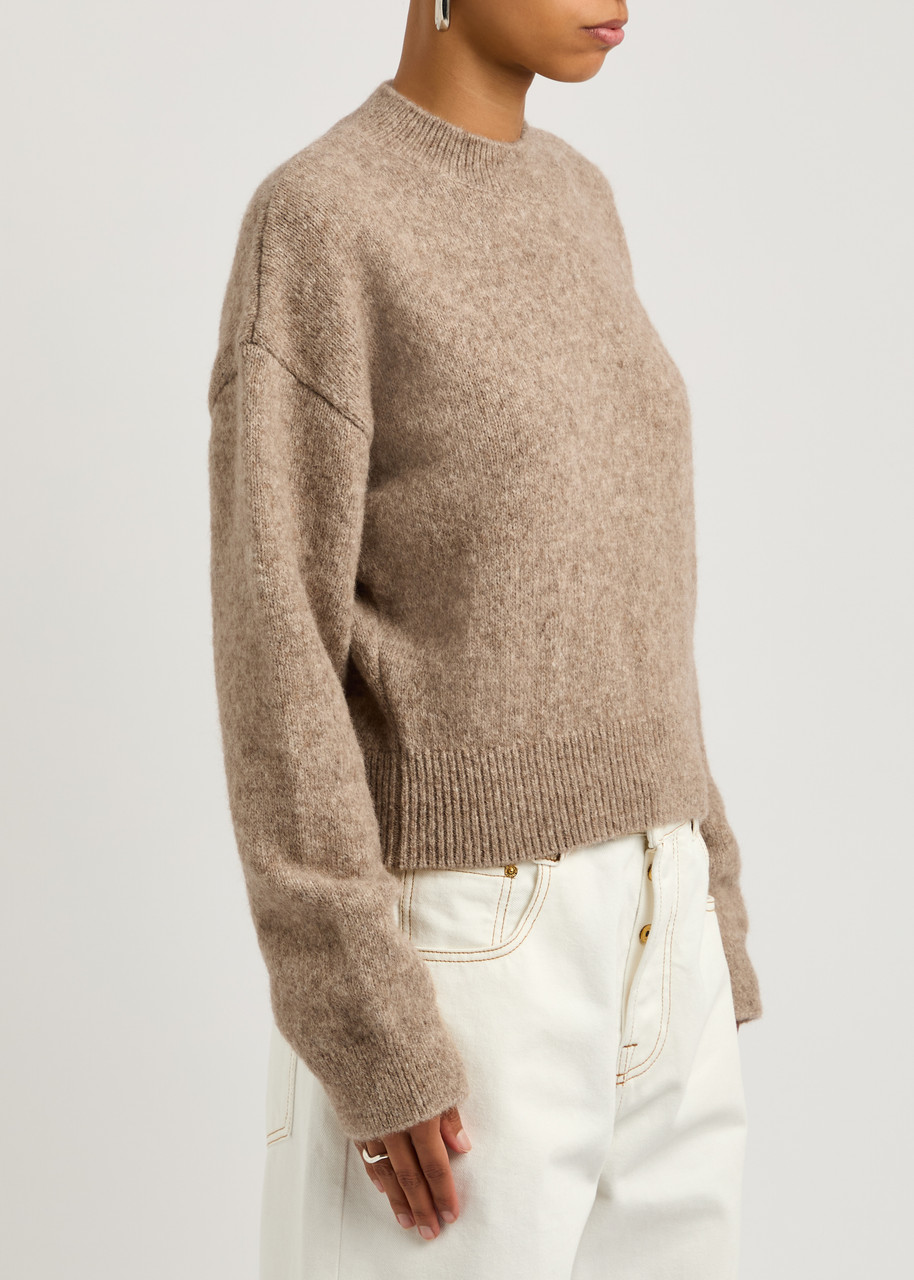 Jacquemus Le Maille Logo Alpaca-blend Jumper In Brown Camel
