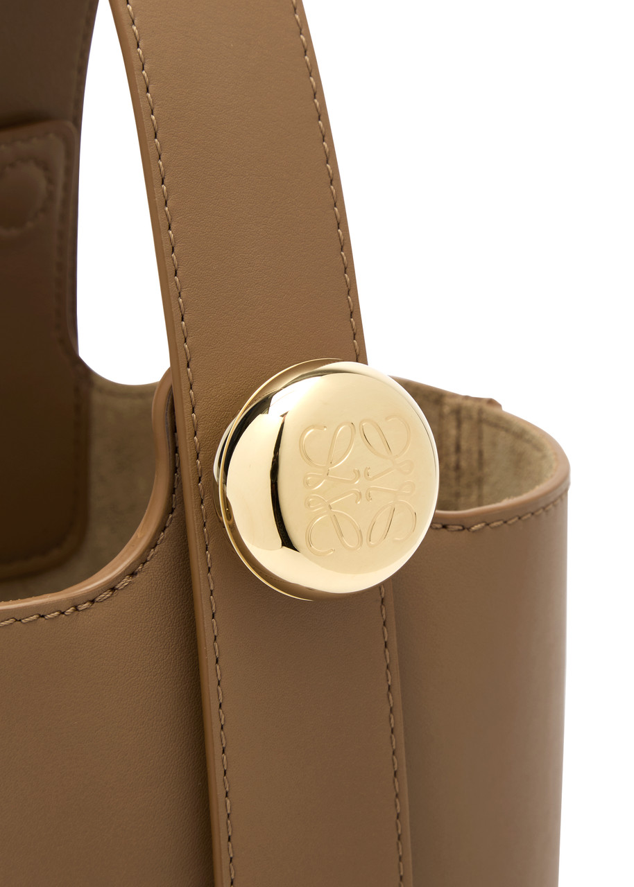  Loewe Pebble Mini Leather Bucket Bag - Tan - One Size 