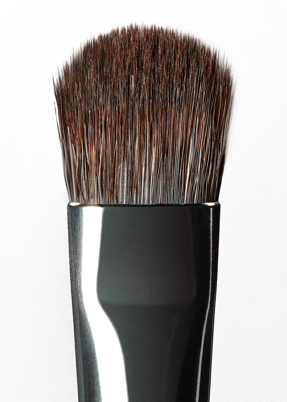Anastasia Beverly Hills A3 Firm Shader Brush In N/a