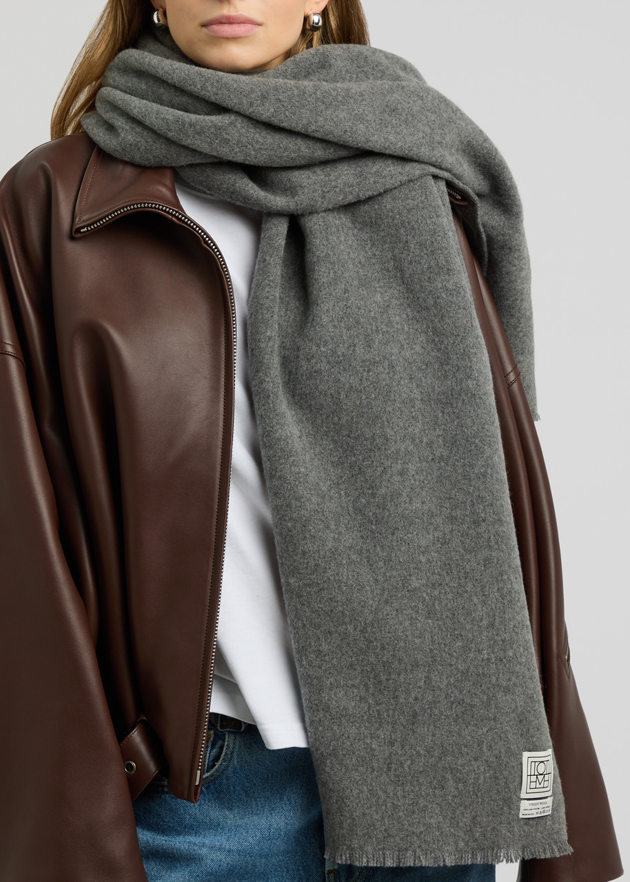 Totême Toteme Wool Scarf In Light Grey