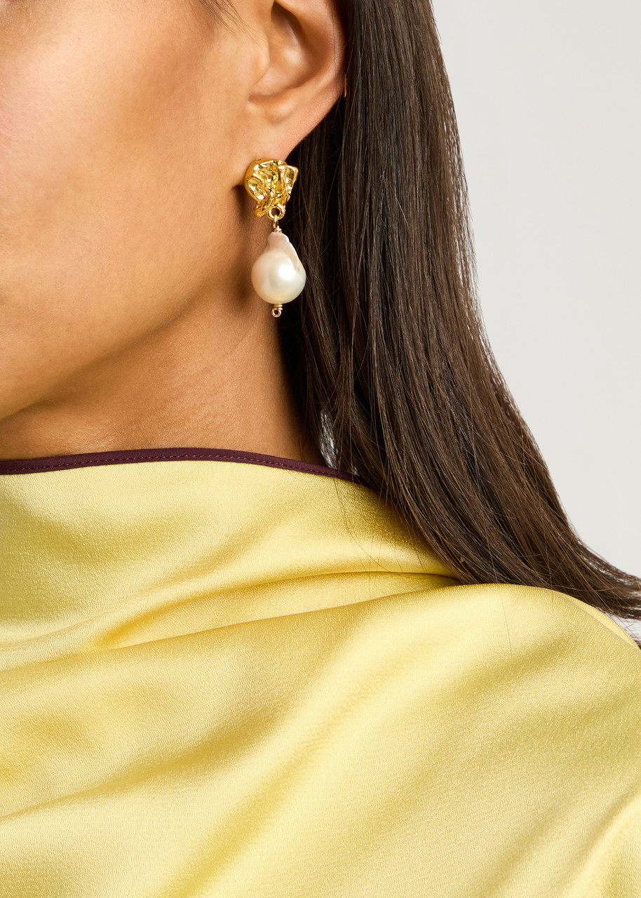 Alighieri Gold-plated The Fragment Of Light Baroque Pearl Drop Earrings In Pearl