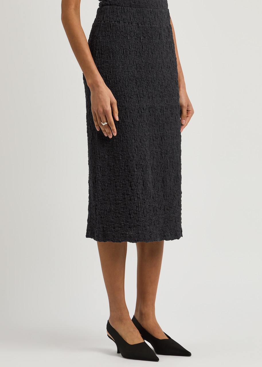 Vince Seersucker Cotton-blend Midi Skirt In Dark Navy