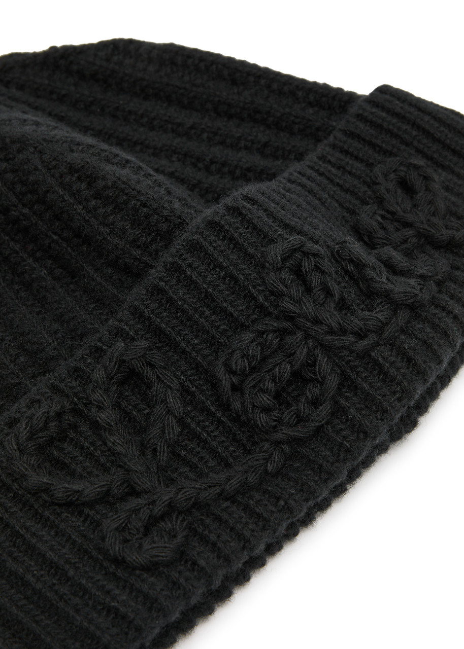 Loewe Logo-appliqué Ribbed Wool Beanie In Black
