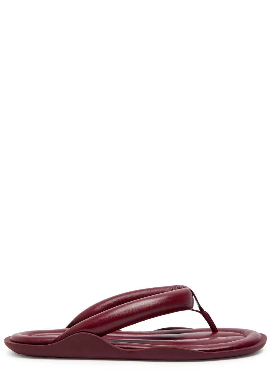 Gia Borghini Harper Leather Flip Flops In Bordeaux